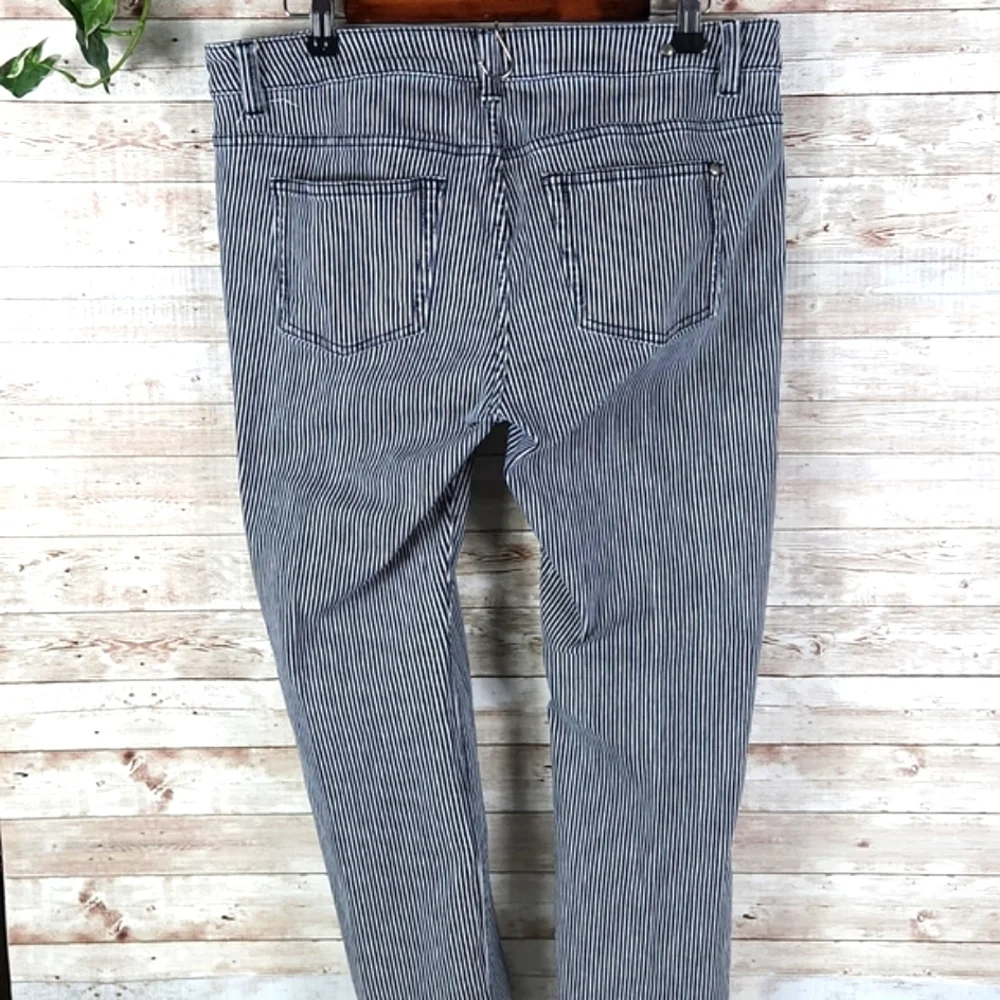 CAbi, women's blue/white stripe jeans, back pockets, great condition, Sz… - Picture 14 of 14